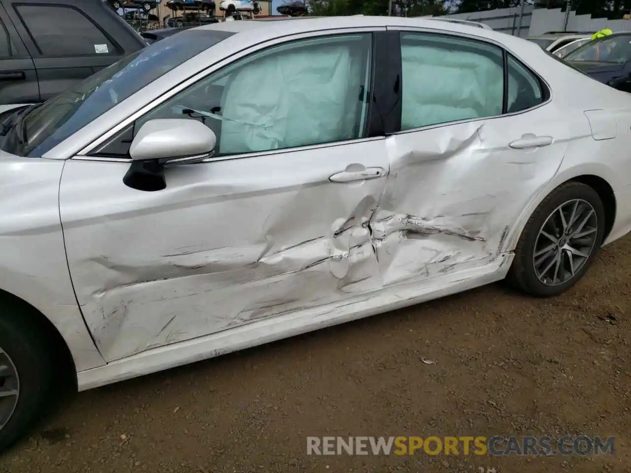 10 Photograph of a damaged car 4T1F31AK8NU575126 TOYOTA CAMRY 2022