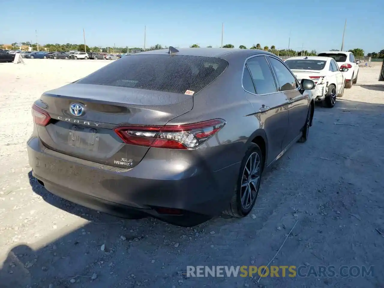 4 Photograph of a damaged car 4T1F31AK8NU578141 TOYOTA CAMRY 2022