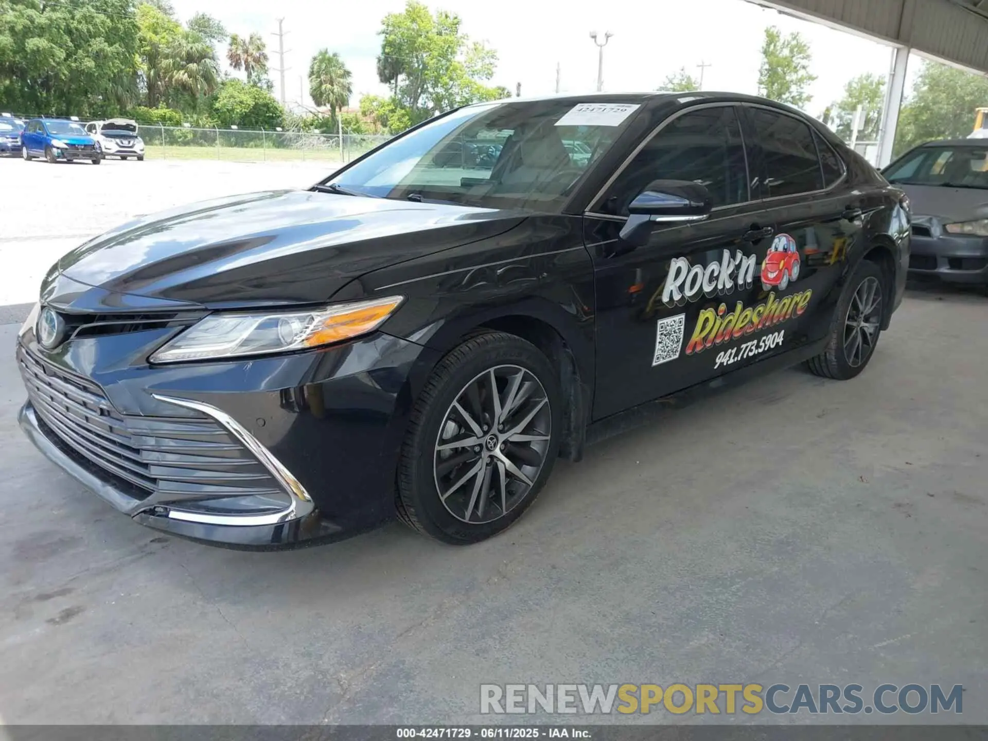 2 Photograph of a damaged car 4T1F31AK9NU586250 TOYOTA CAMRY 2022