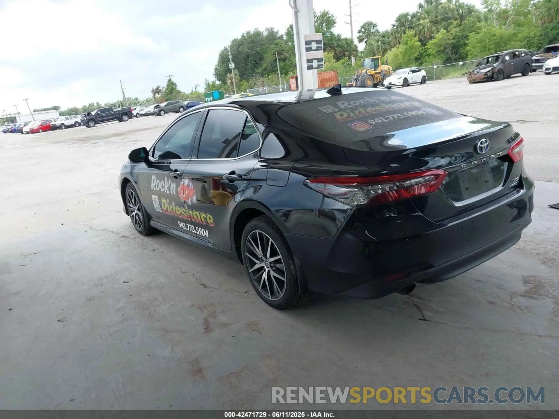 3 Photograph of a damaged car 4T1F31AK9NU586250 TOYOTA CAMRY 2022