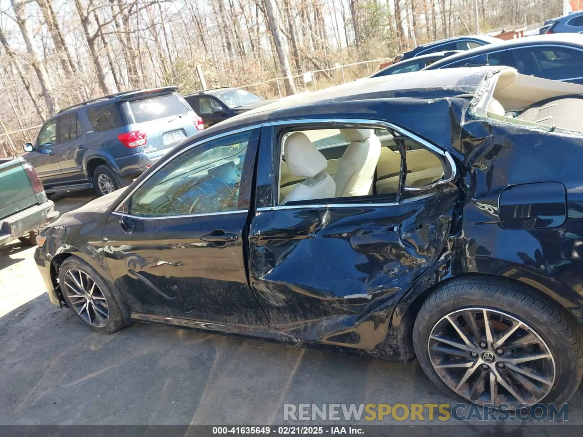 14 Photograph of a damaged car 4T1F31AKXNU045580 TOYOTA CAMRY 2022