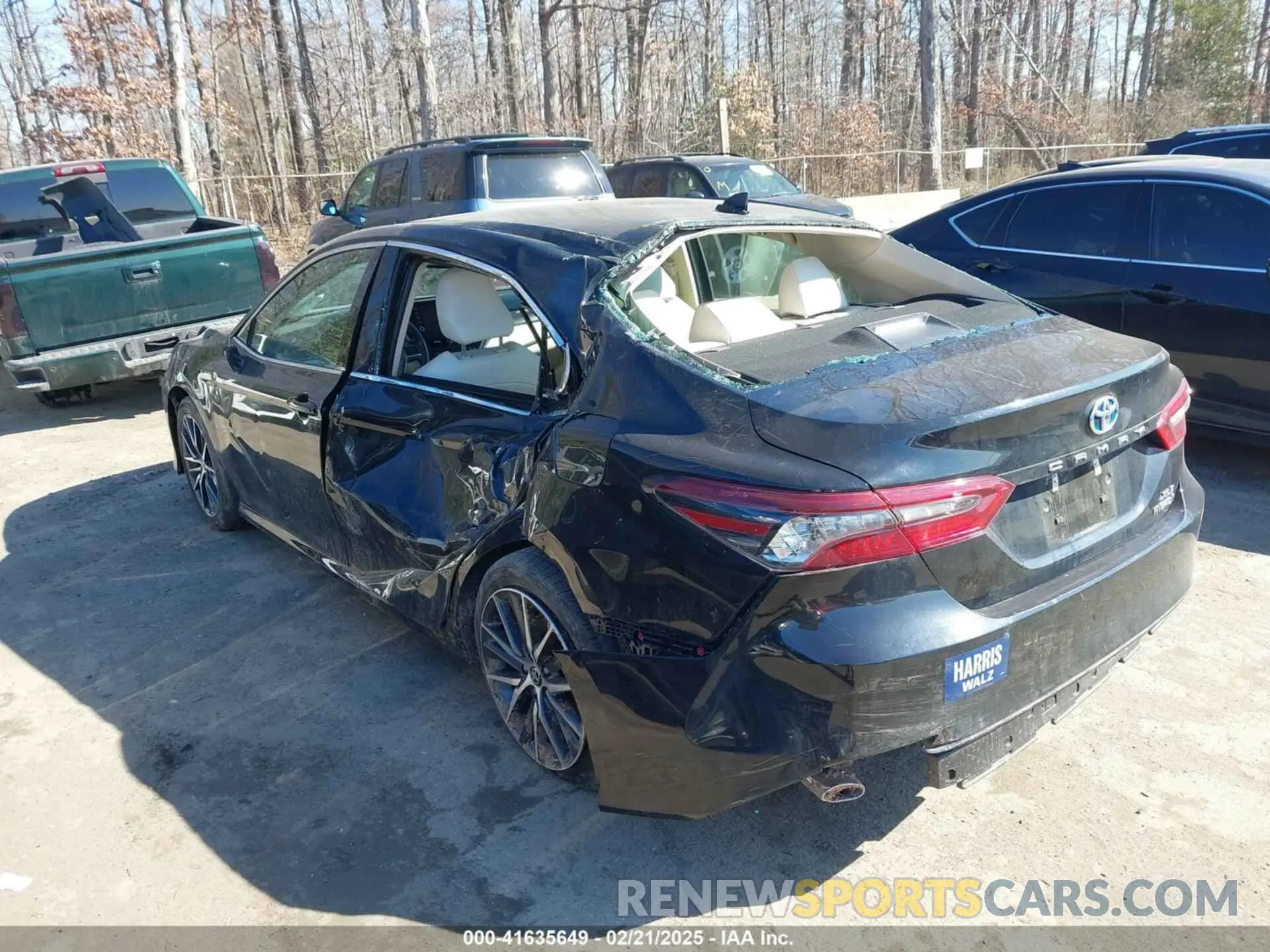 3 Photograph of a damaged car 4T1F31AKXNU045580 TOYOTA CAMRY 2022