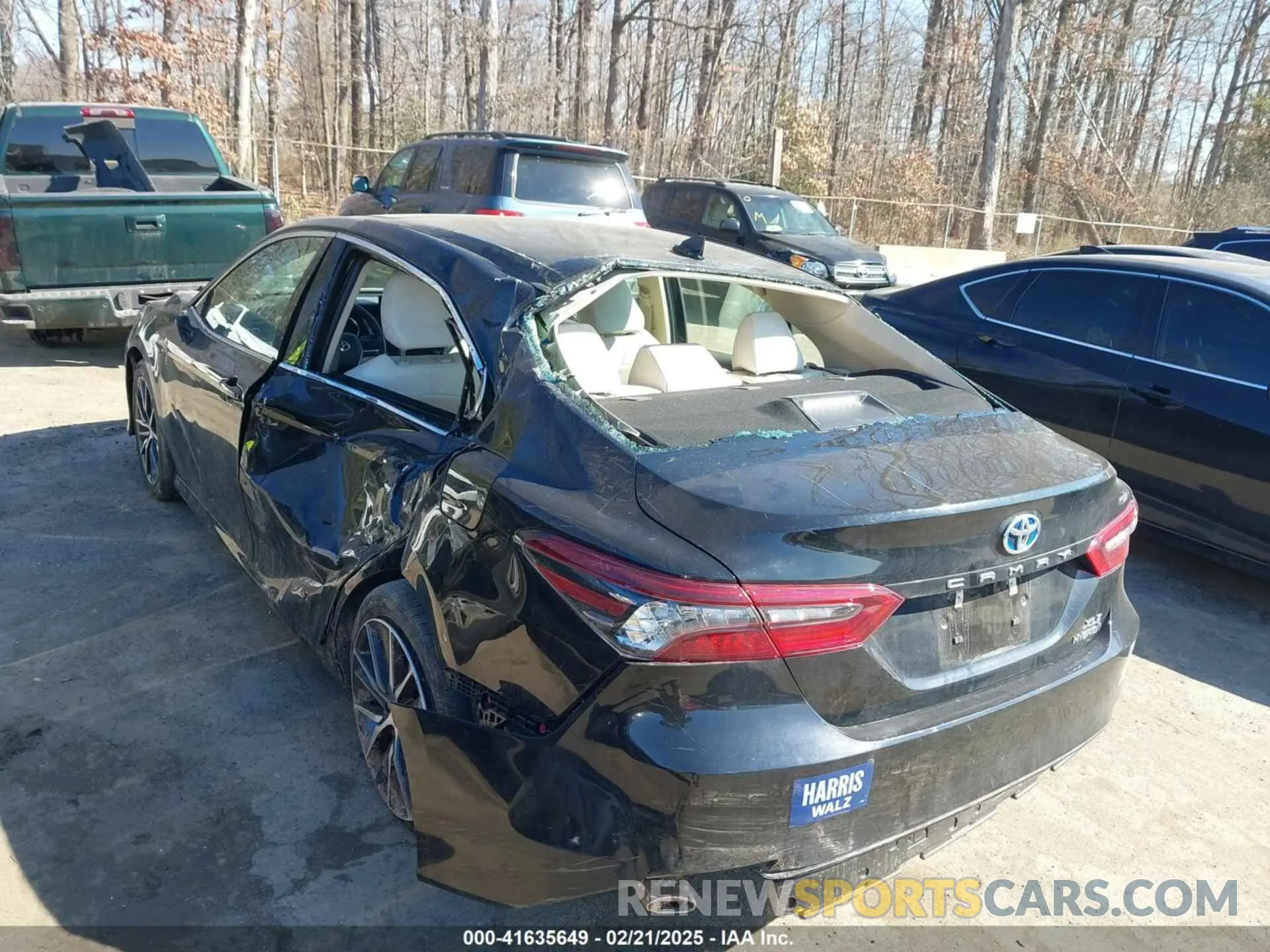 6 Photograph of a damaged car 4T1F31AKXNU045580 TOYOTA CAMRY 2022