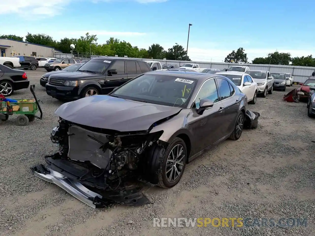 2 Photograph of a damaged car 4T1F31AKXNU571207 TOYOTA CAMRY 2022