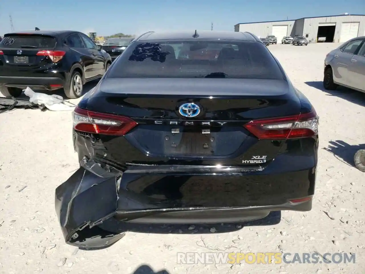 6 Photograph of a damaged car 4T1F31AKXNU584667 TOYOTA CAMRY 2022