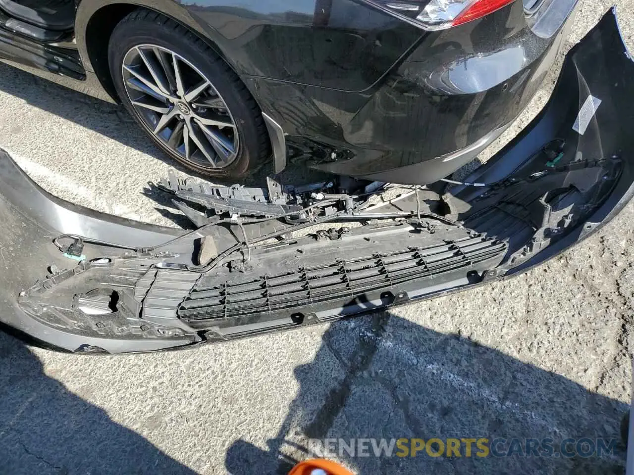 12 Photograph of a damaged car 4T1F31AKXNU589626 TOYOTA CAMRY 2022