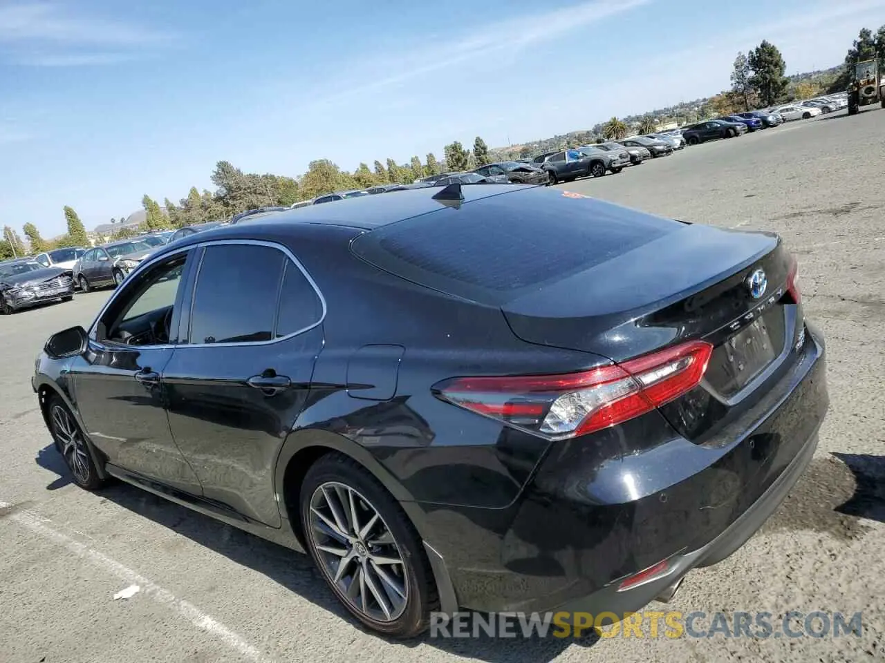 2 Photograph of a damaged car 4T1F31AKXNU589626 TOYOTA CAMRY 2022