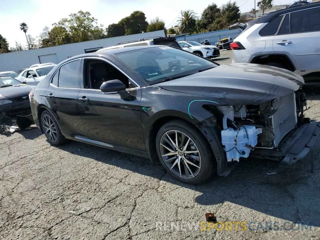 4 Photograph of a damaged car 4T1F31AKXNU589626 TOYOTA CAMRY 2022