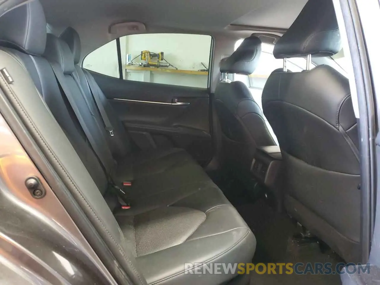 10 Photograph of a damaged car 4T1F31AKXNU596124 TOYOTA CAMRY 2022