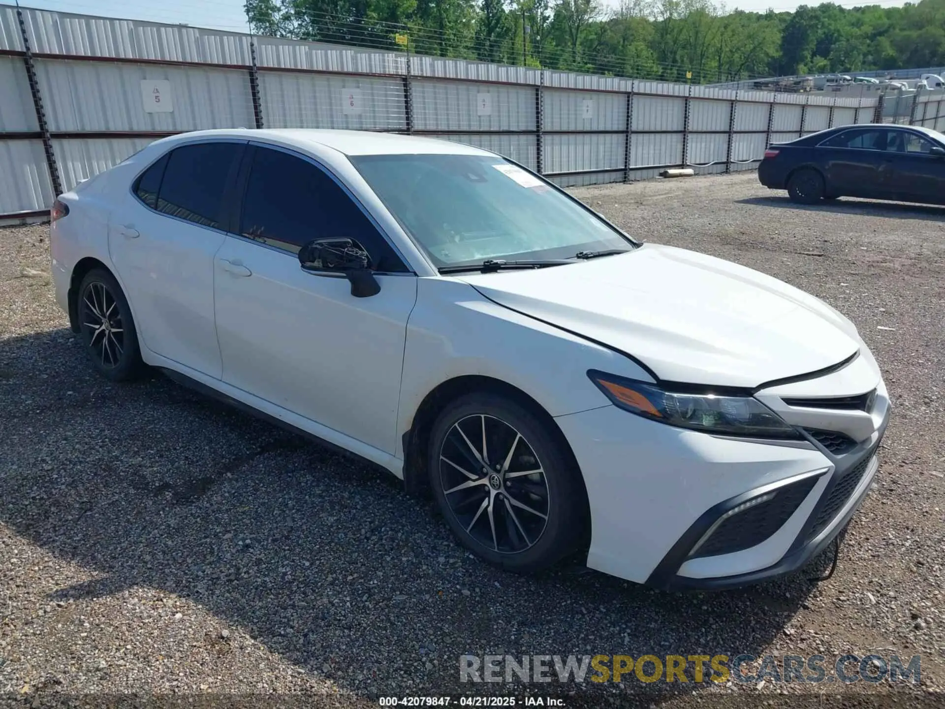 1 Photograph of a damaged car 4T1G11AK0NU040494 TOYOTA CAMRY 2022