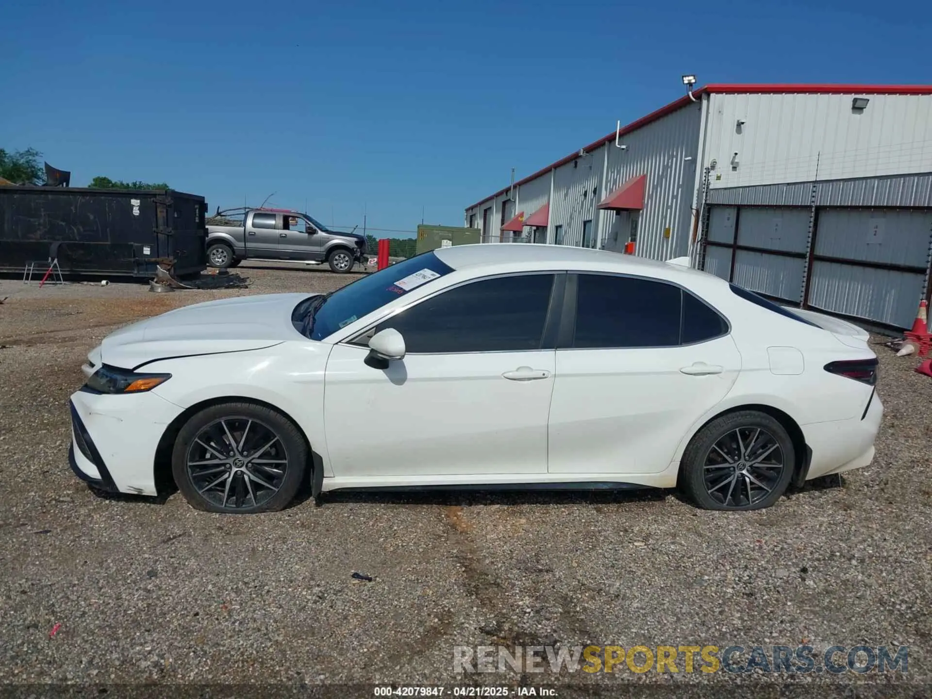 15 Photograph of a damaged car 4T1G11AK0NU040494 TOYOTA CAMRY 2022