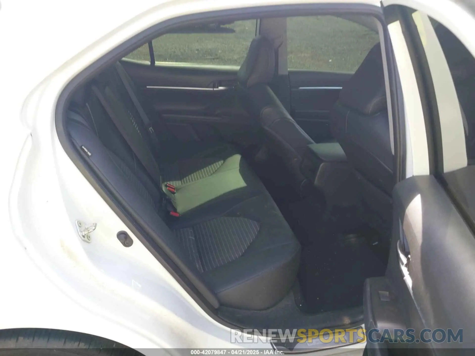 8 Photograph of a damaged car 4T1G11AK0NU040494 TOYOTA CAMRY 2022