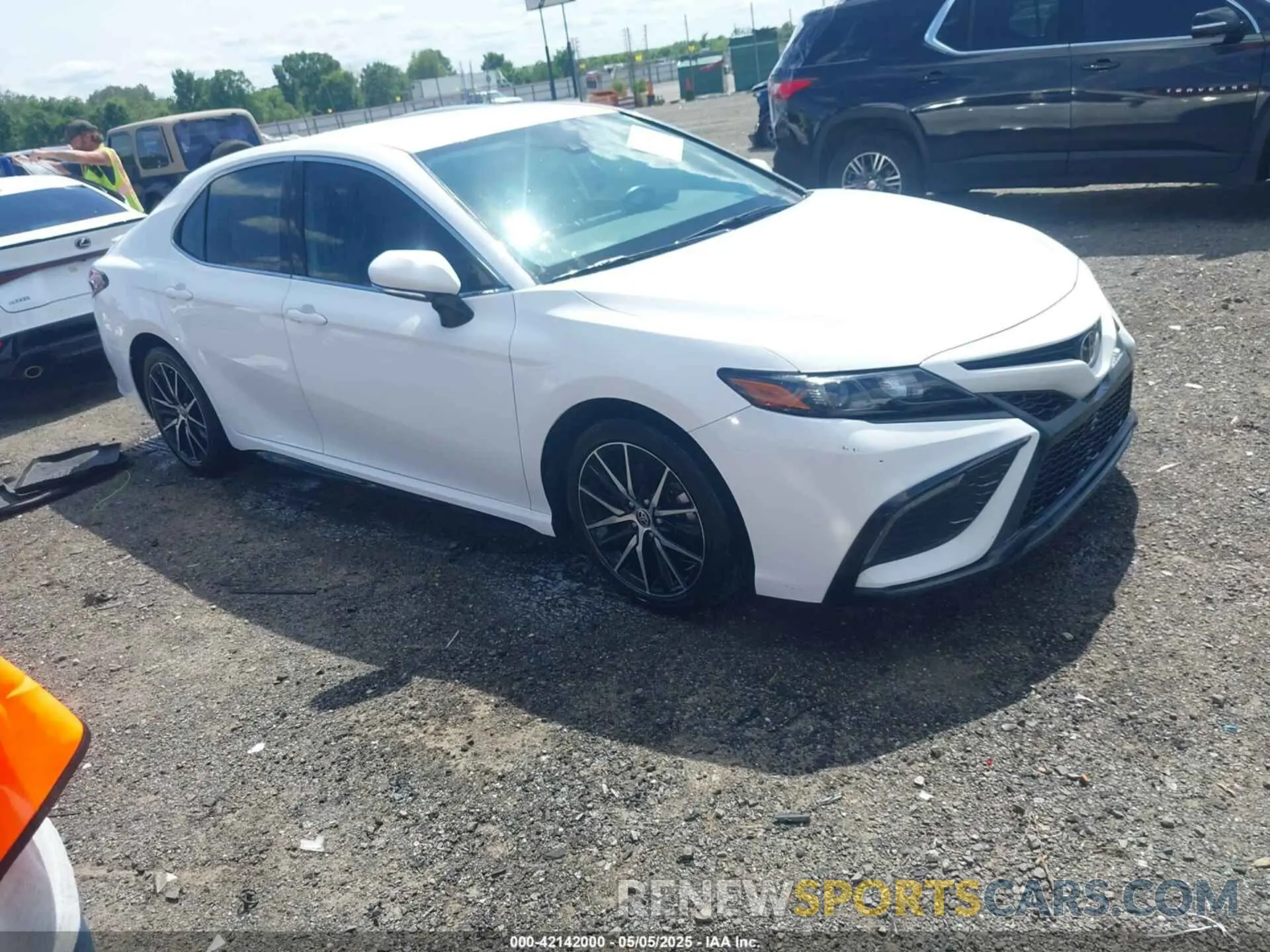 1 Photograph of a damaged car 4T1G11AK0NU051768 TOYOTA CAMRY 2022
