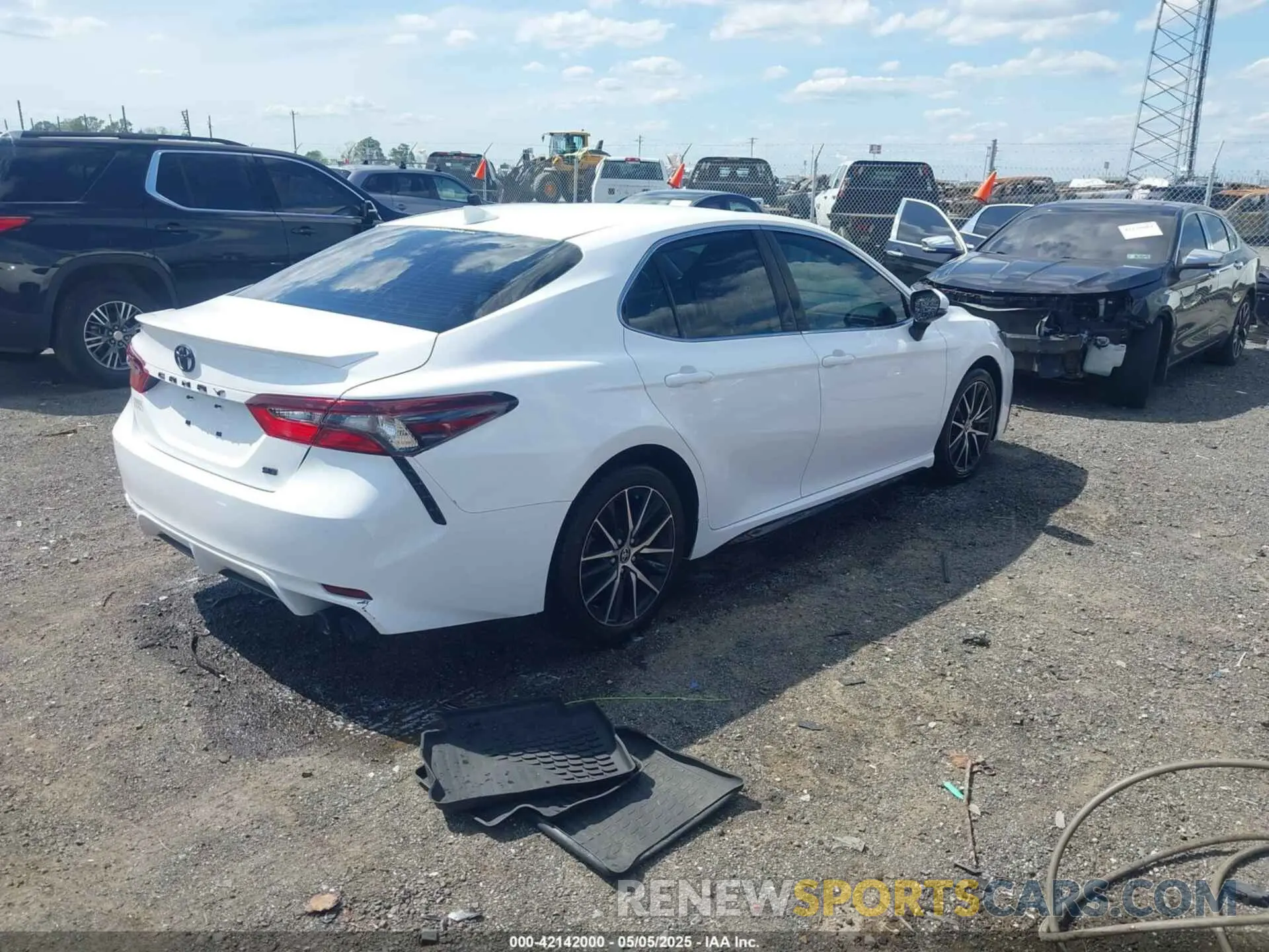 4 Photograph of a damaged car 4T1G11AK0NU051768 TOYOTA CAMRY 2022