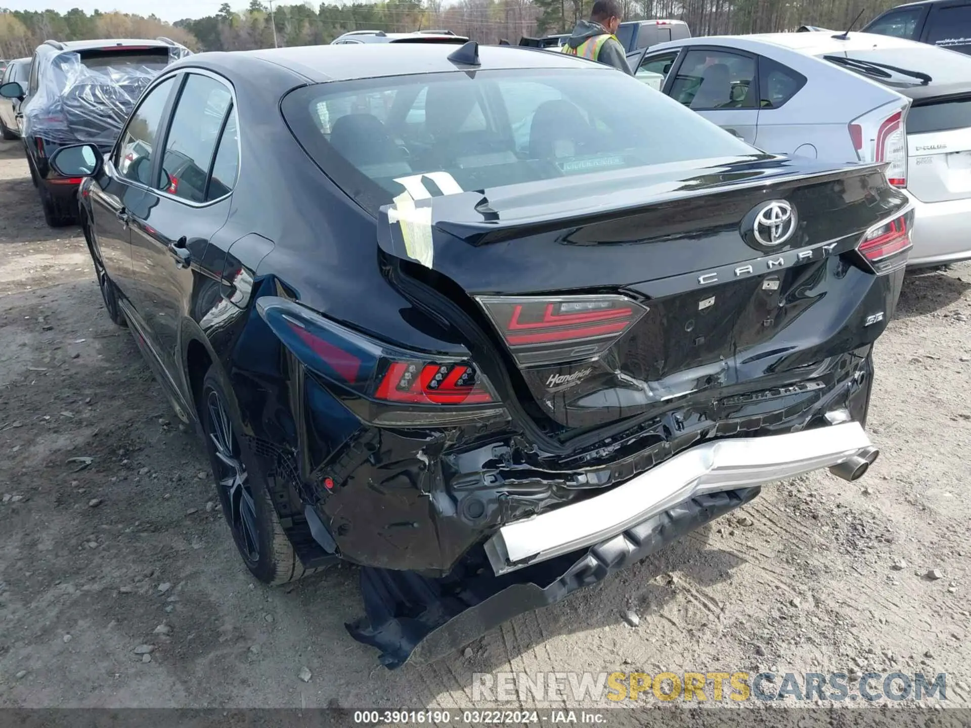 6 Photograph of a damaged car 4T1G11AK0NU058560 TOYOTA CAMRY 2022