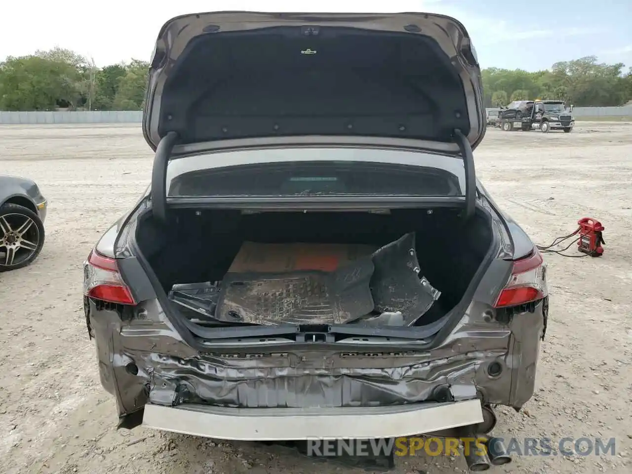 6 Photograph of a damaged car 4T1G11AK0NU063743 TOYOTA CAMRY 2022