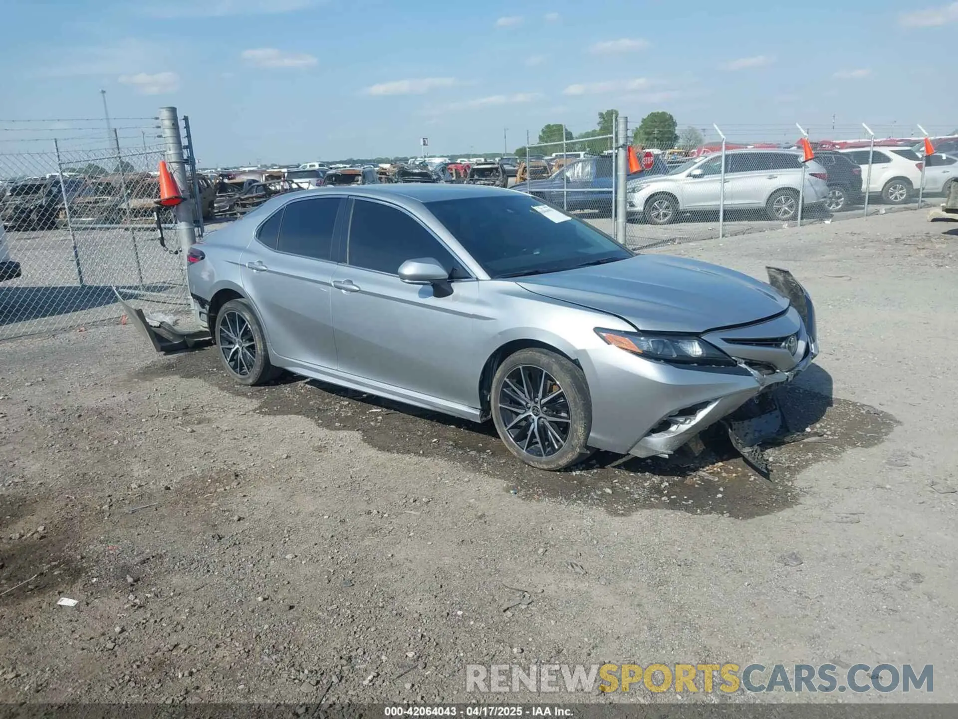1 Photograph of a damaged car 4T1G11AK0NU069140 TOYOTA CAMRY 2022