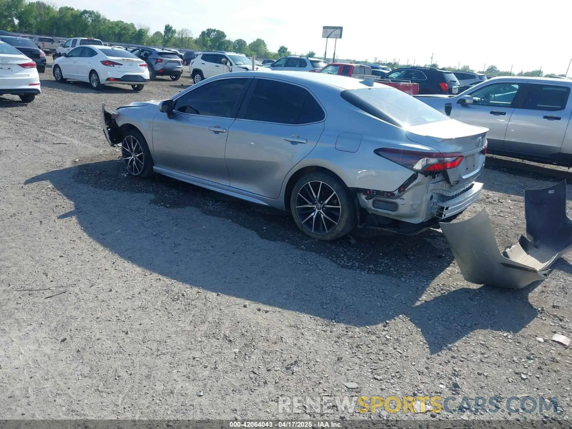 3 Photograph of a damaged car 4T1G11AK0NU069140 TOYOTA CAMRY 2022