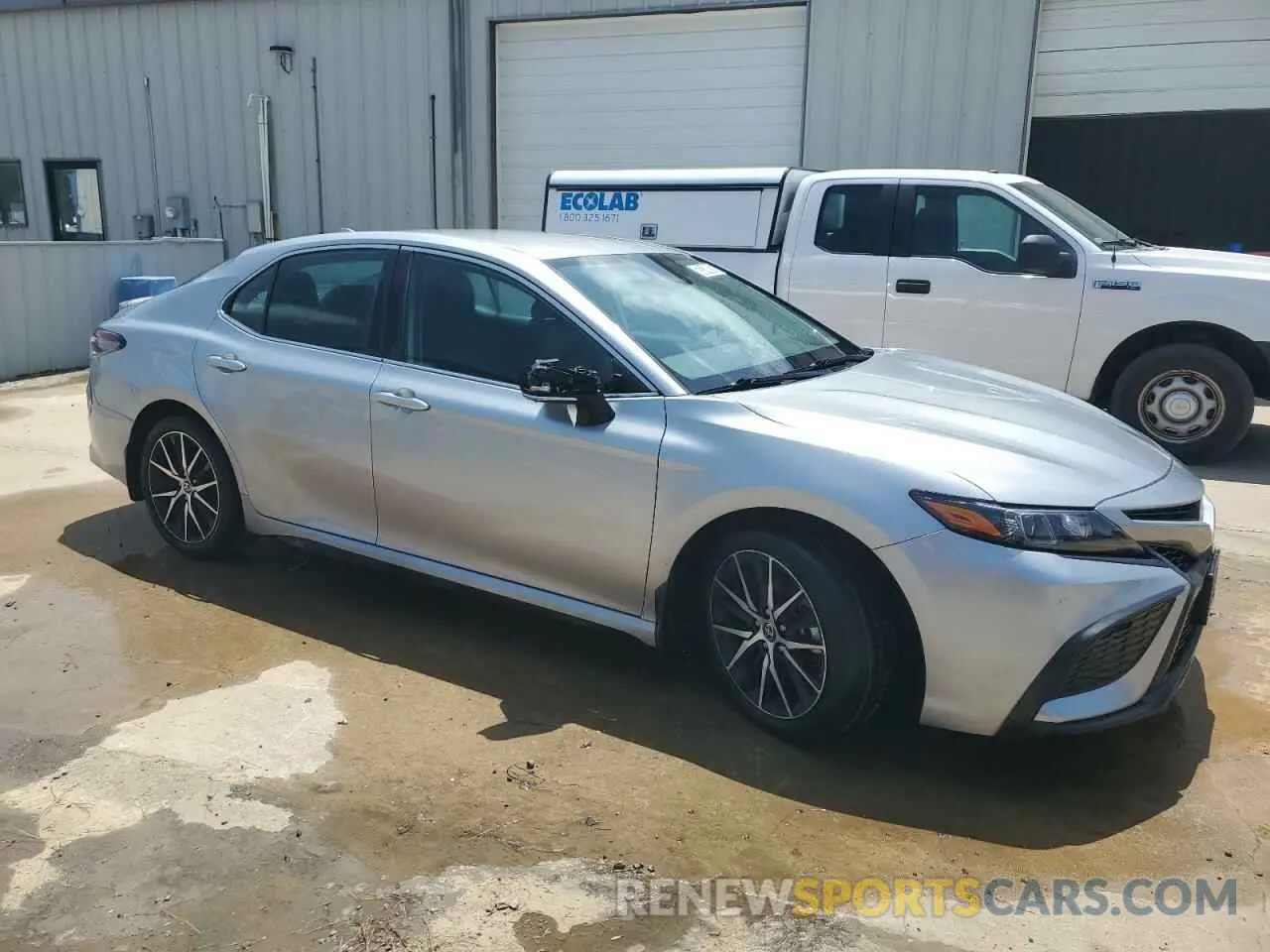 4 Photograph of a damaged car 4T1G11AK0NU617900 TOYOTA CAMRY 2022