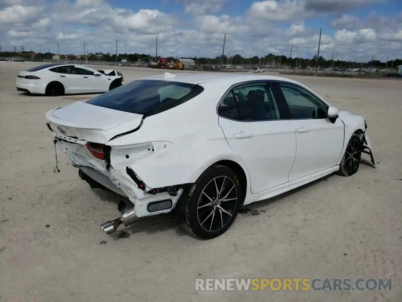 4 Photograph of a damaged car 4T1G11AK0NU618514 TOYOTA CAMRY 2022