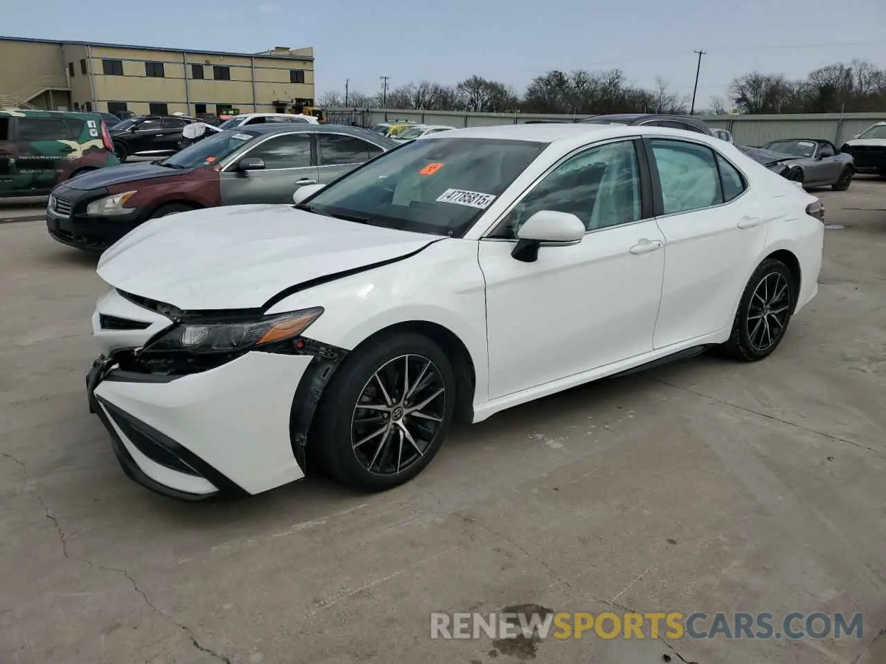 1 Photograph of a damaged car 4T1G11AK0NU625060 TOYOTA CAMRY 2022