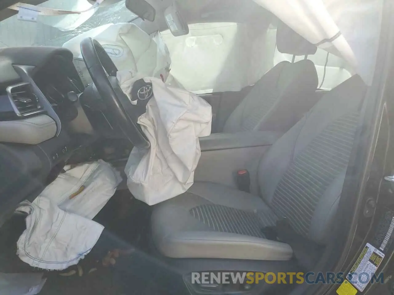 7 Photograph of a damaged car 4T1G11AK0NU631506 TOYOTA CAMRY 2022