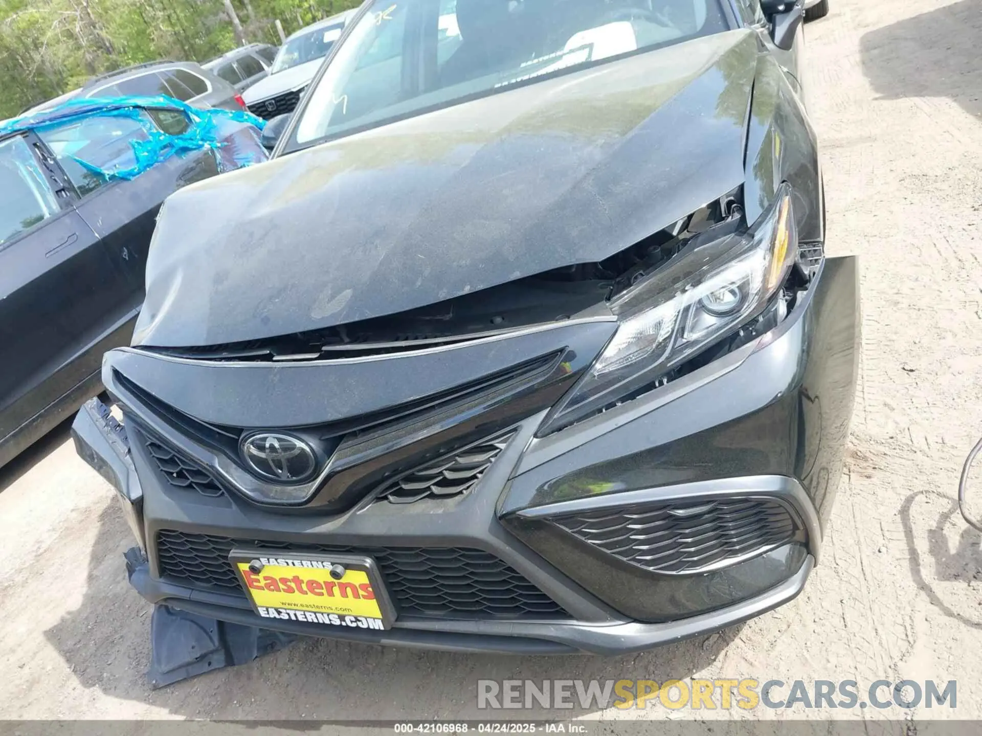 12 Photograph of a damaged car 4T1G11AK0NU695559 TOYOTA CAMRY 2022