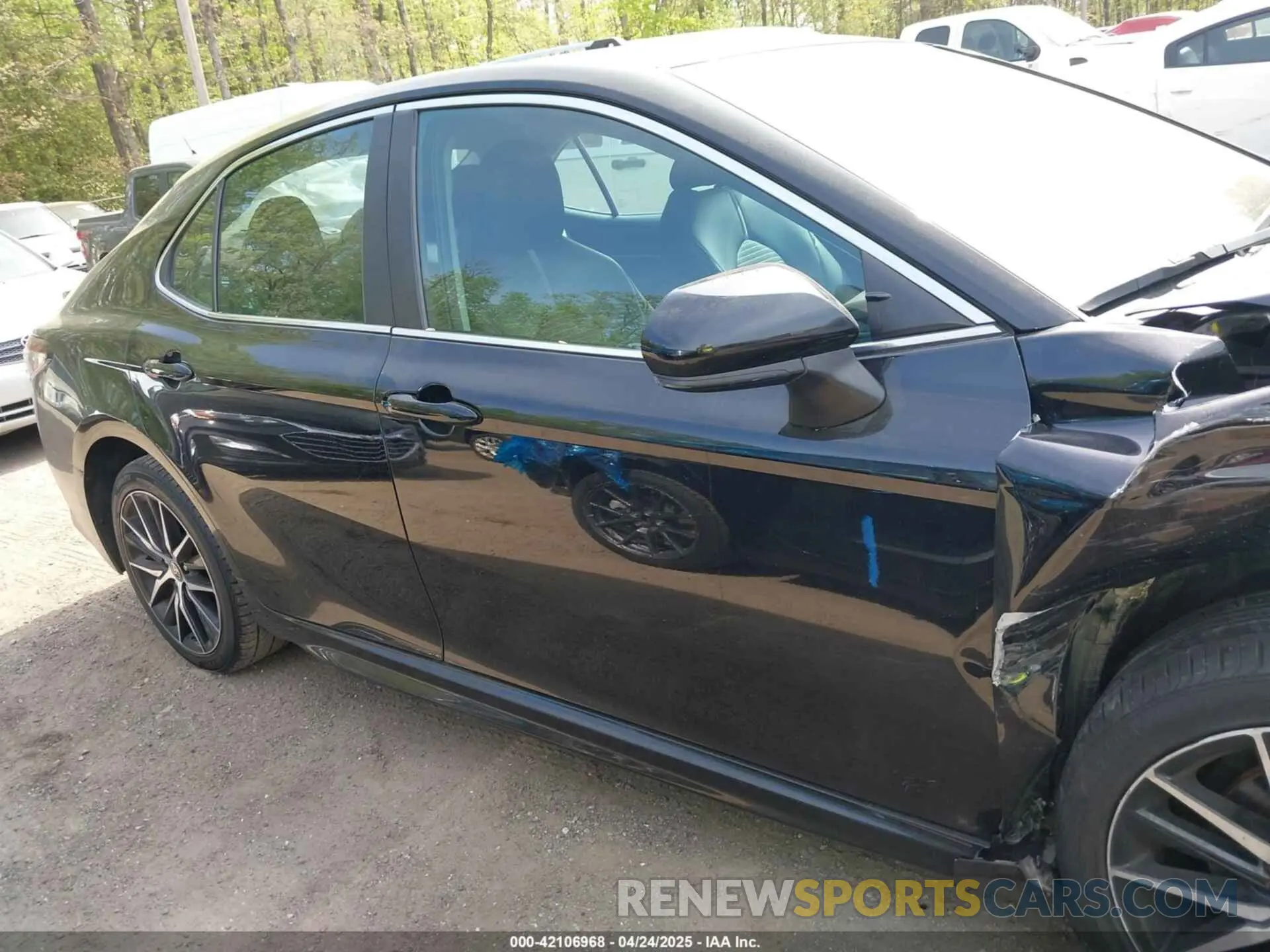 13 Photograph of a damaged car 4T1G11AK0NU695559 TOYOTA CAMRY 2022