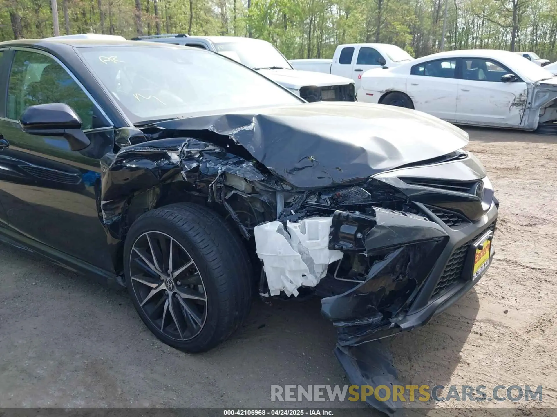 6 Photograph of a damaged car 4T1G11AK0NU695559 TOYOTA CAMRY 2022