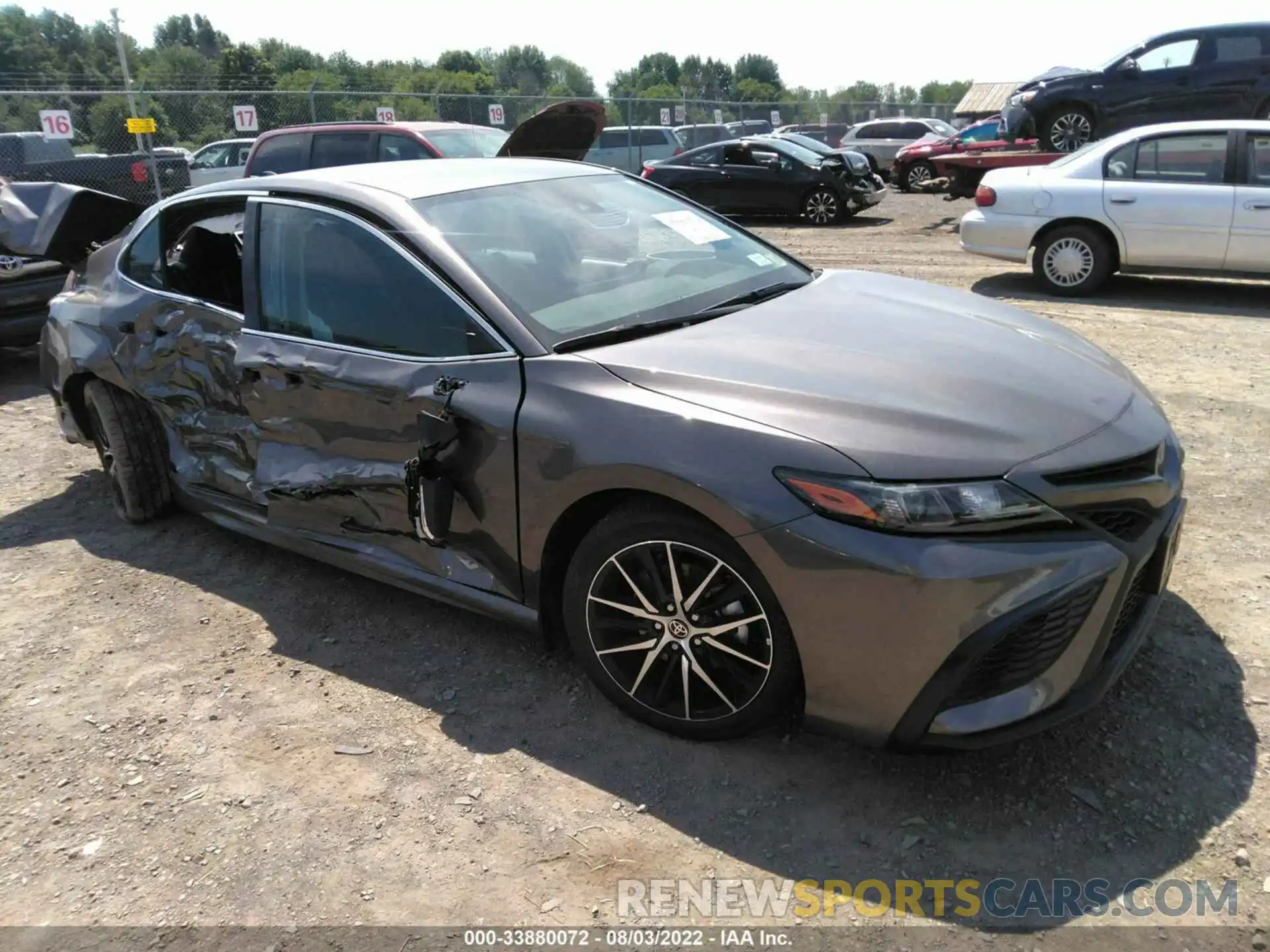 1 Photograph of a damaged car 4T1G11AK0NU700033 TOYOTA CAMRY 2022