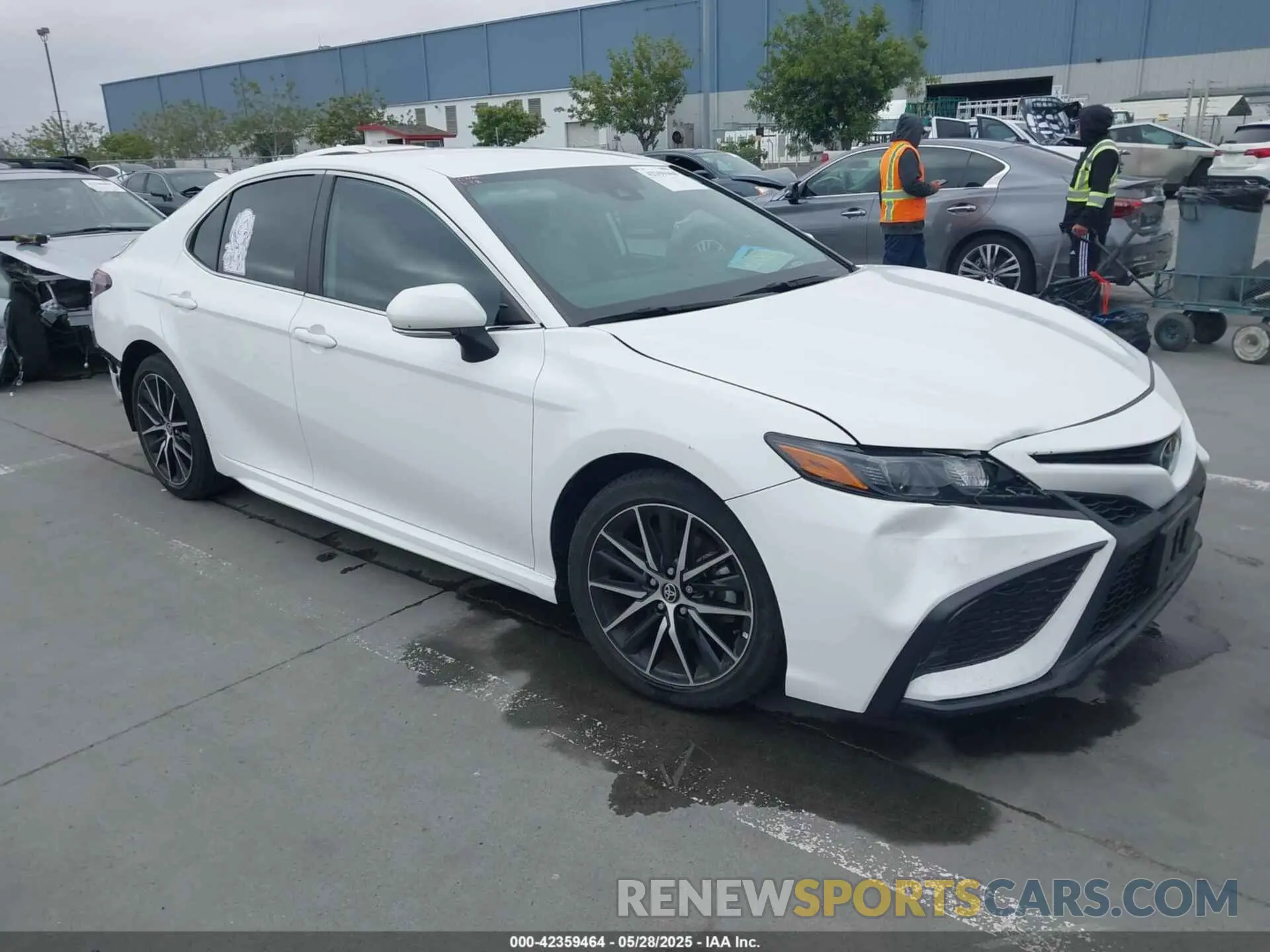 1 Photograph of a damaged car 4T1G11AK0NU715065 TOYOTA CAMRY 2022