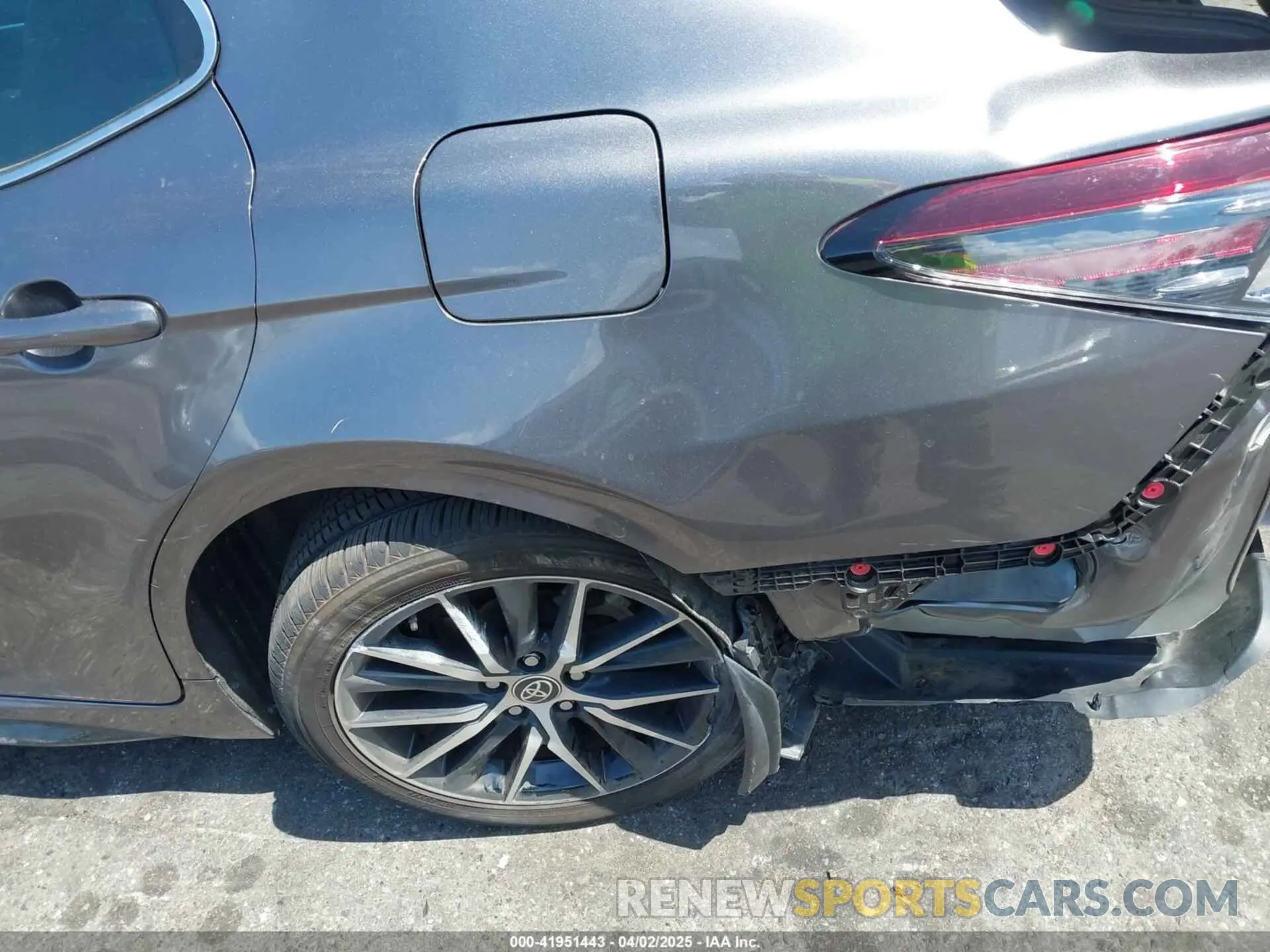 6 Photograph of a damaged car 4T1G11AK1NU036521 TOYOTA CAMRY 2022
