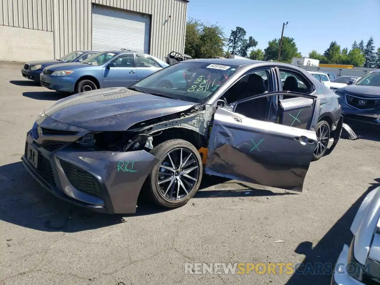 1 Photograph of a damaged car 4T1G11AK1NU038642 TOYOTA CAMRY 2022