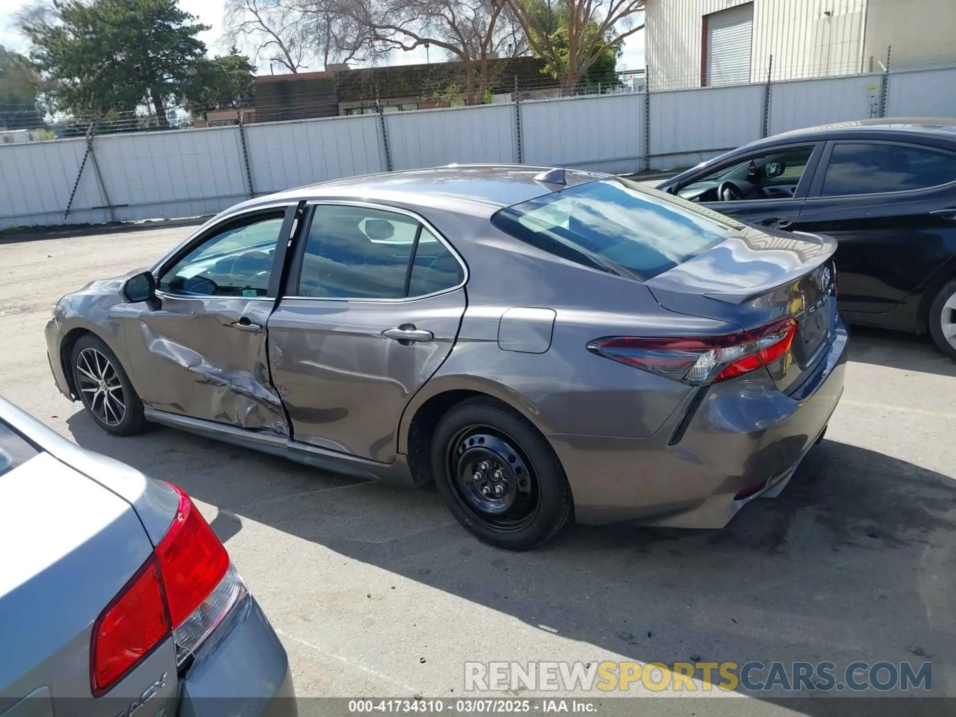 14 Photograph of a damaged car 4T1G11AK1NU499064 TOYOTA CAMRY 2022