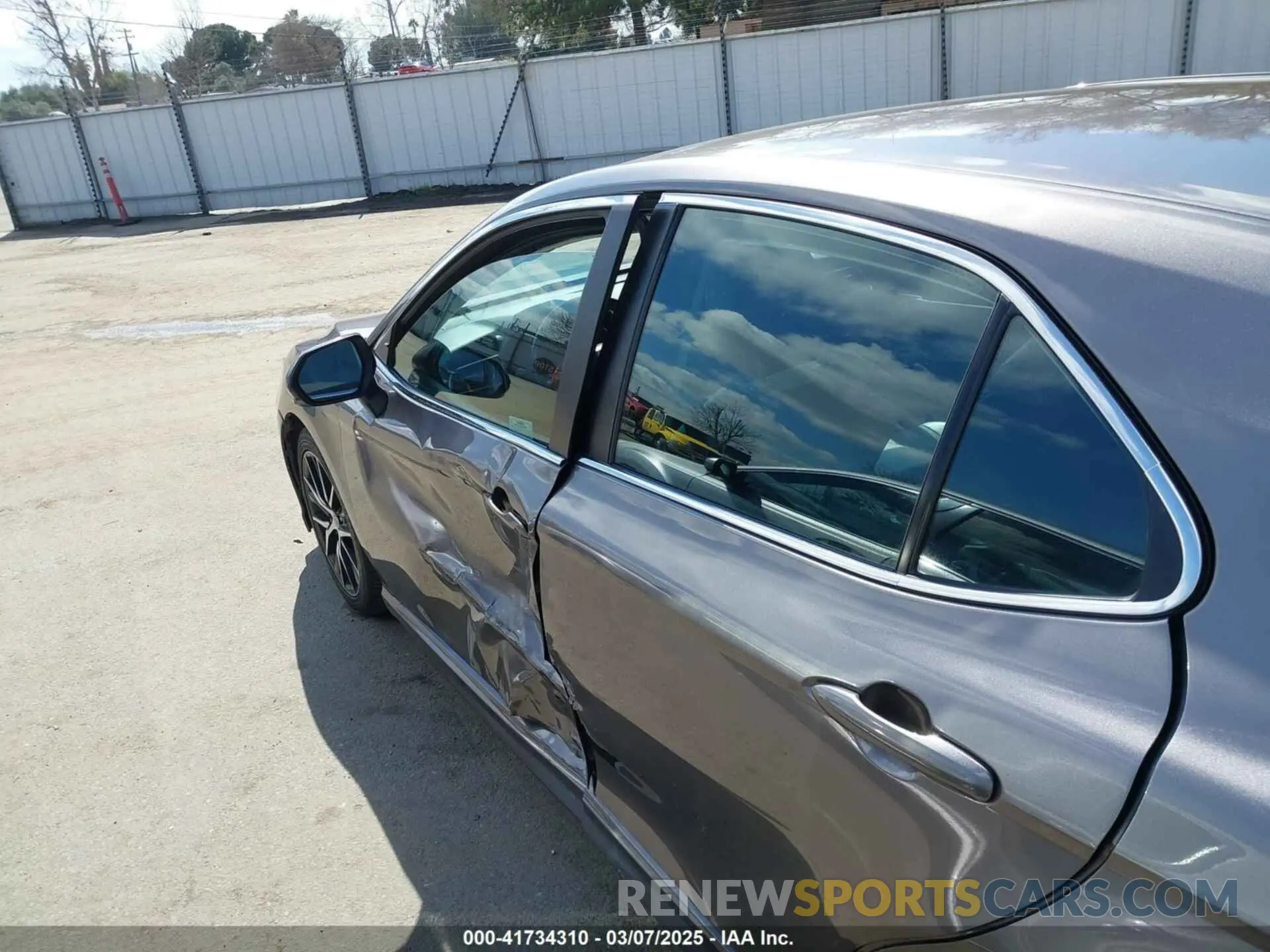 18 Photograph of a damaged car 4T1G11AK1NU499064 TOYOTA CAMRY 2022