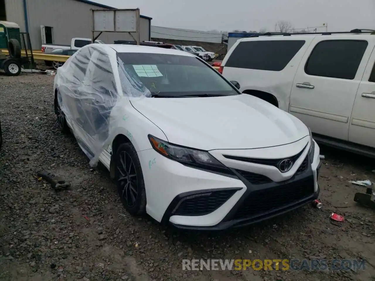 1 Photograph of a damaged car 4T1G11AK1NU622345 TOYOTA CAMRY 2022