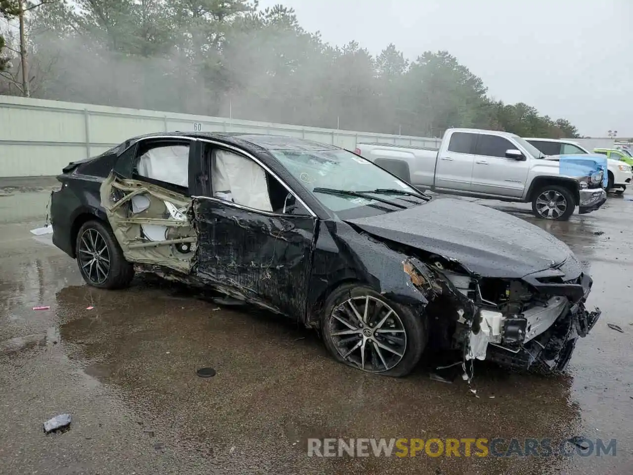 4 Photograph of a damaged car 4T1G11AK1NU622670 TOYOTA CAMRY 2022