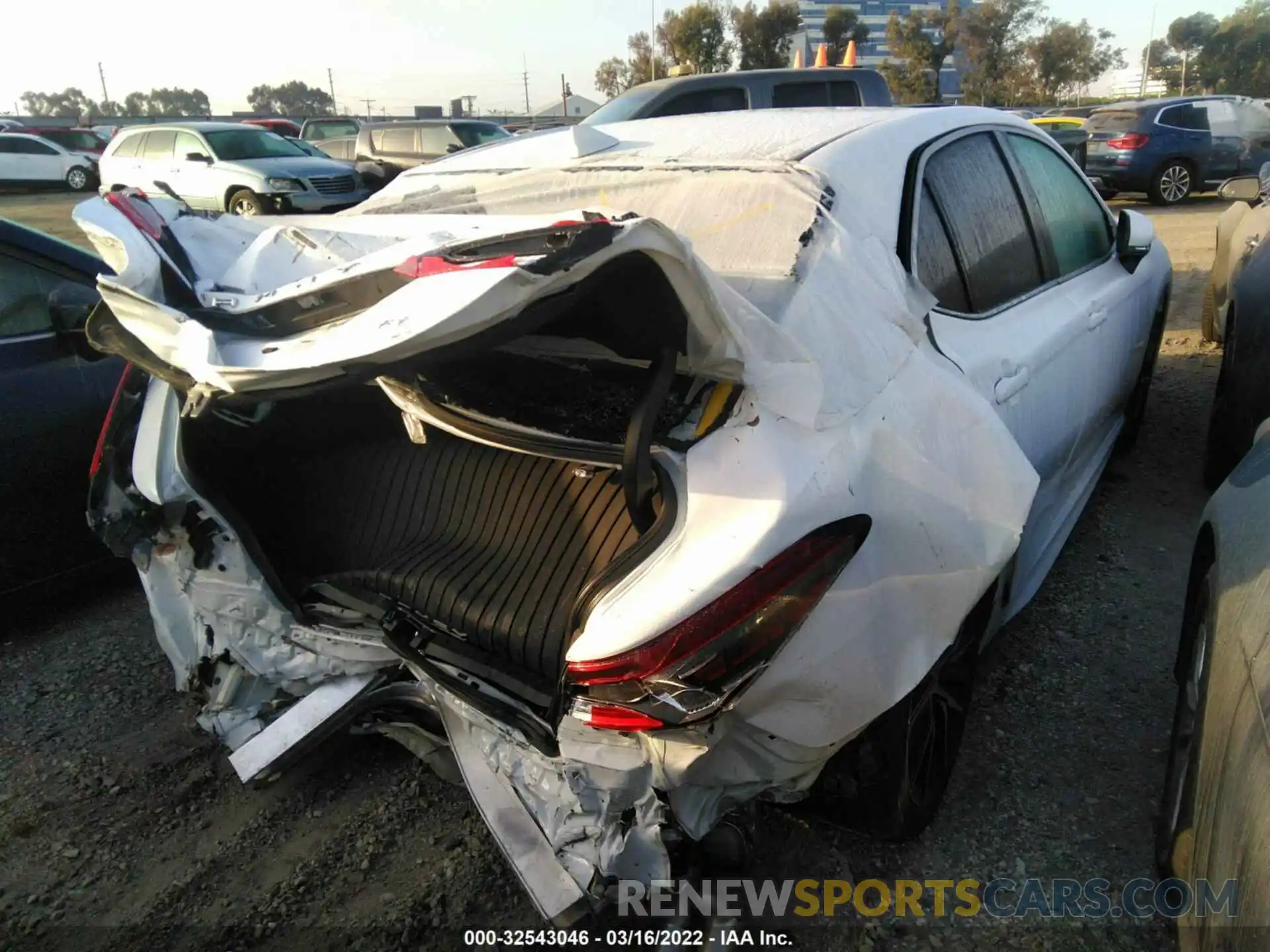 4 Photograph of a damaged car 4T1G11AK1NU626864 TOYOTA CAMRY 2022