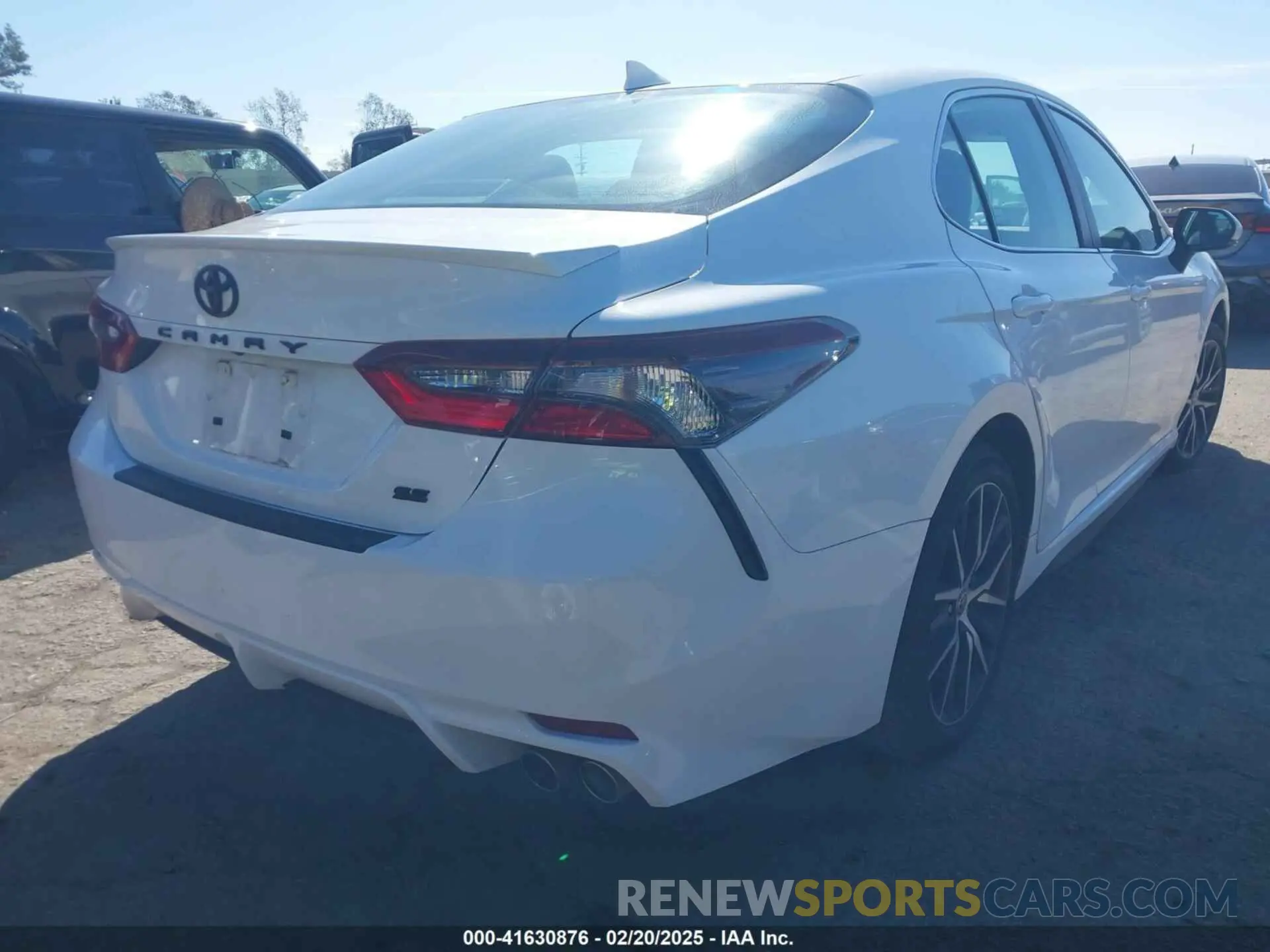 4 Photograph of a damaged car 4T1G11AK1NU644202 TOYOTA CAMRY 2022