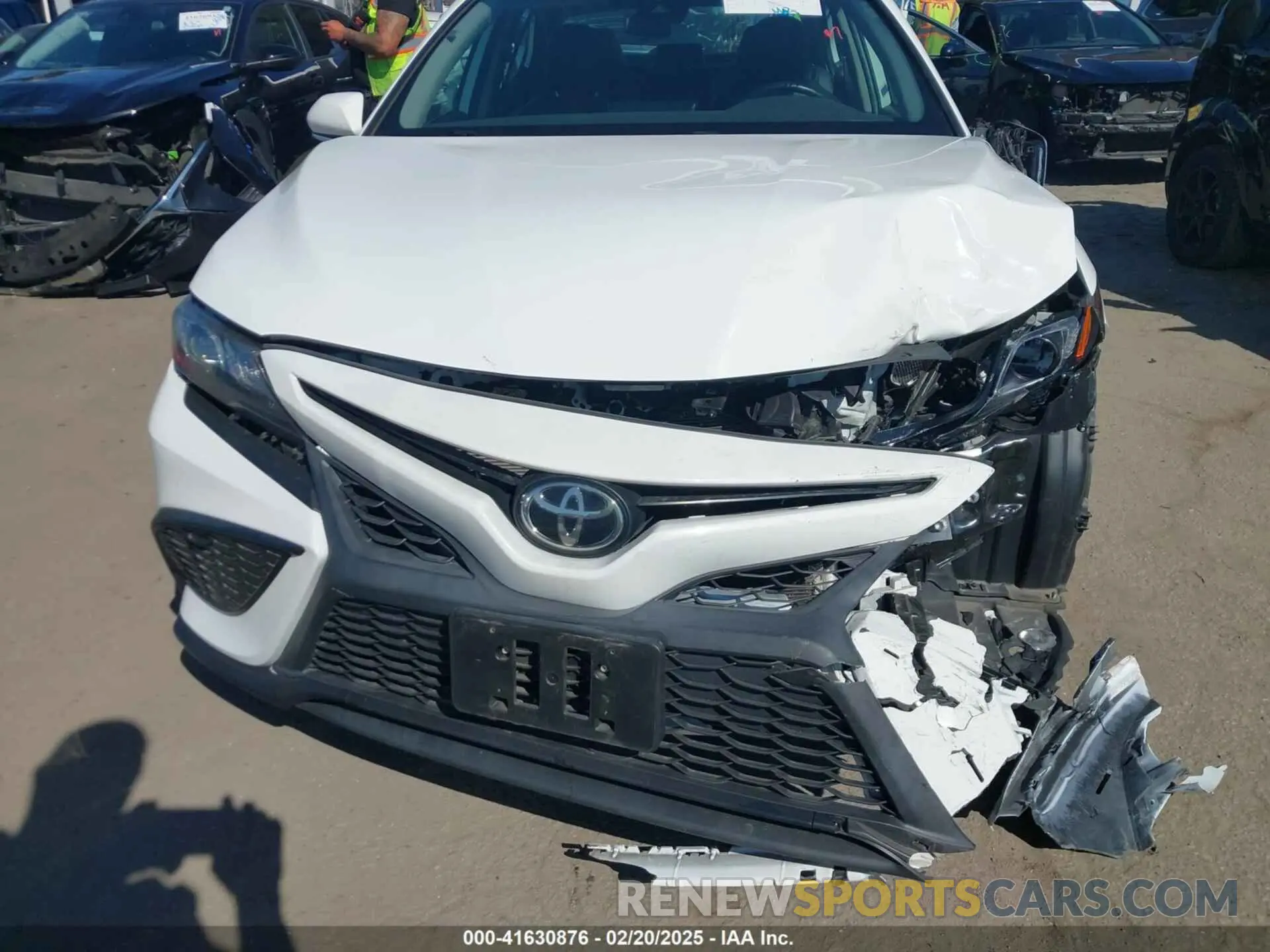6 Photograph of a damaged car 4T1G11AK1NU644202 TOYOTA CAMRY 2022