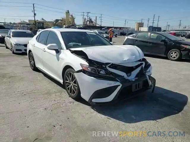 11 Photograph of a damaged car 4T1G11AK1NU656303 TOYOTA CAMRY 2022
