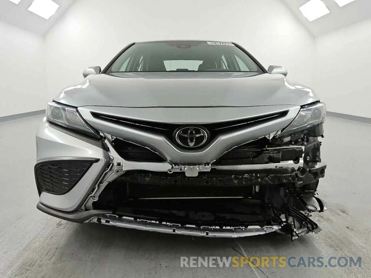5 Photograph of a damaged car 4T1G11AK1NU670511 TOYOTA CAMRY 2022