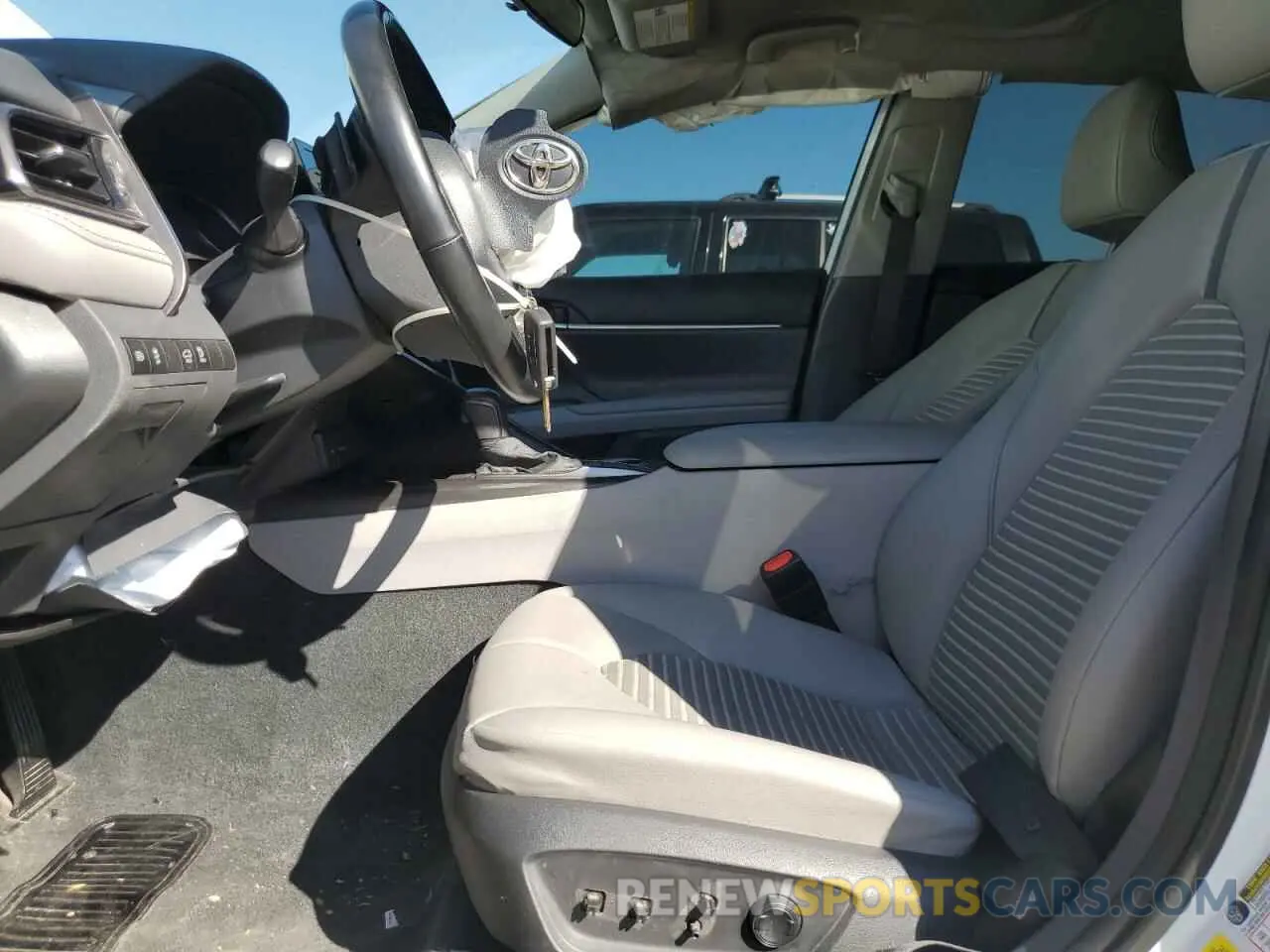 7 Photograph of a damaged car 4T1G11AK1NU670914 TOYOTA CAMRY 2022