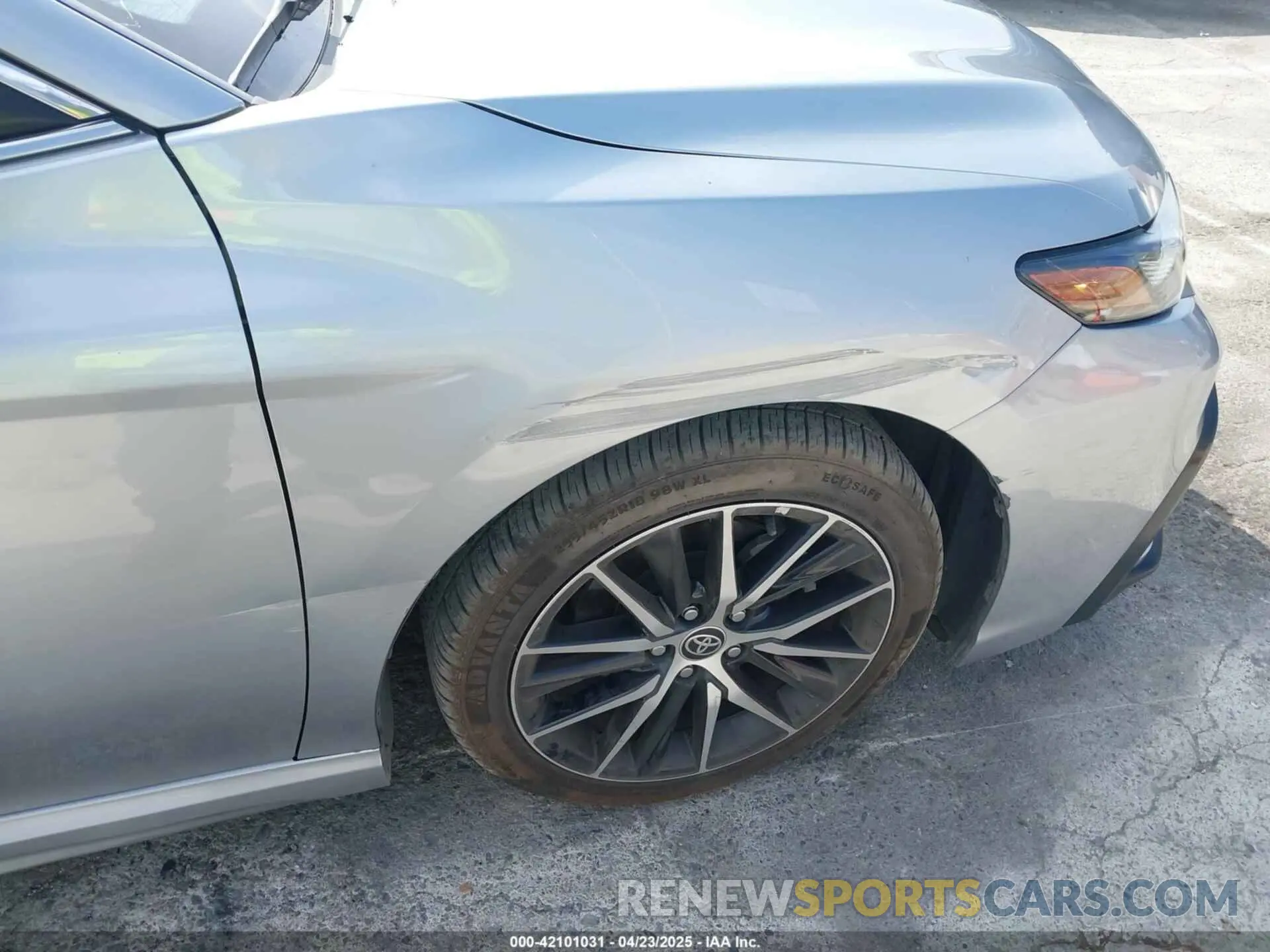 17 Photograph of a damaged car 4T1G11AK1NU680696 TOYOTA CAMRY 2022