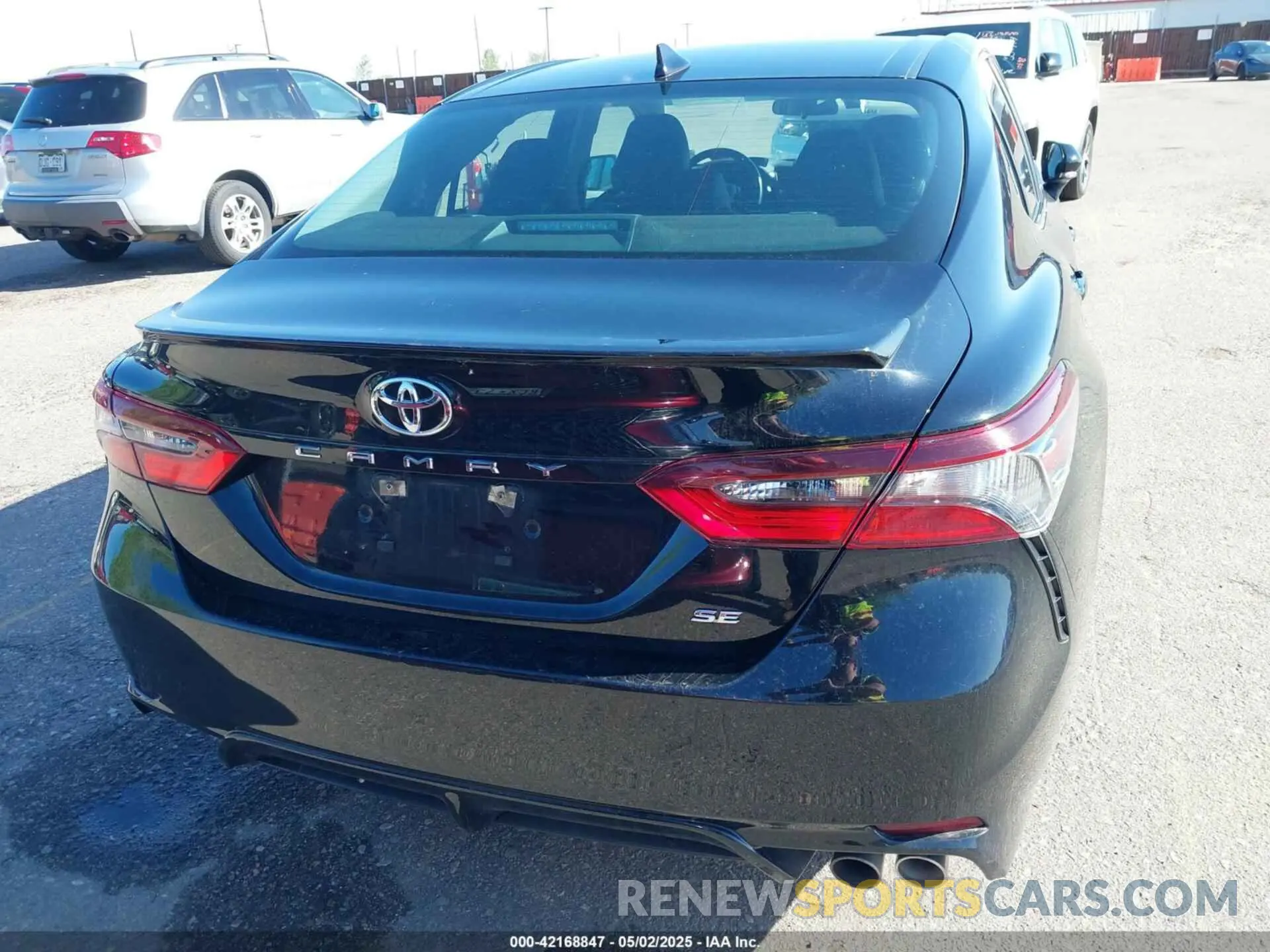 16 Photograph of a damaged car 4T1G11AK1NU688670 TOYOTA CAMRY 2022