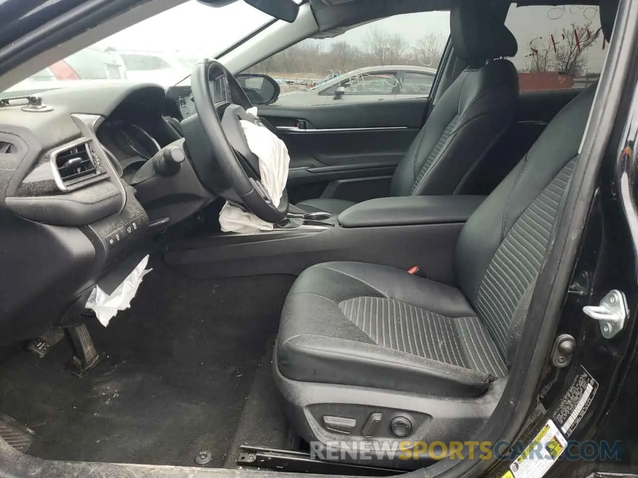 7 Photograph of a damaged car 4T1G11AK1NU709503 TOYOTA CAMRY 2022