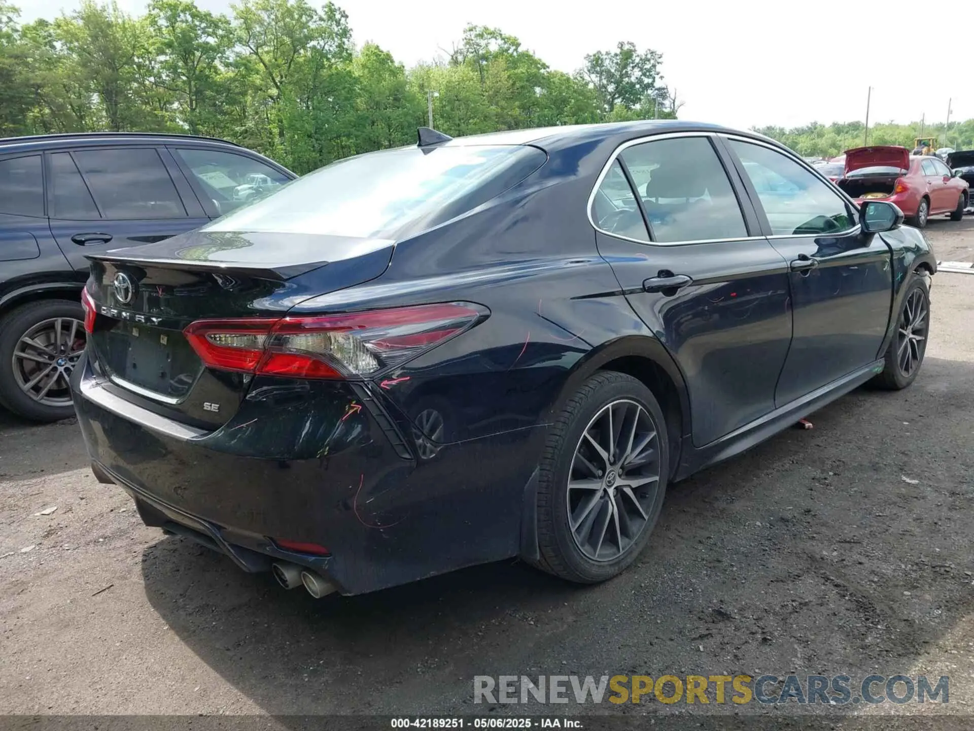 4 Photograph of a damaged car 4T1G11AK2NU065736 TOYOTA CAMRY 2022