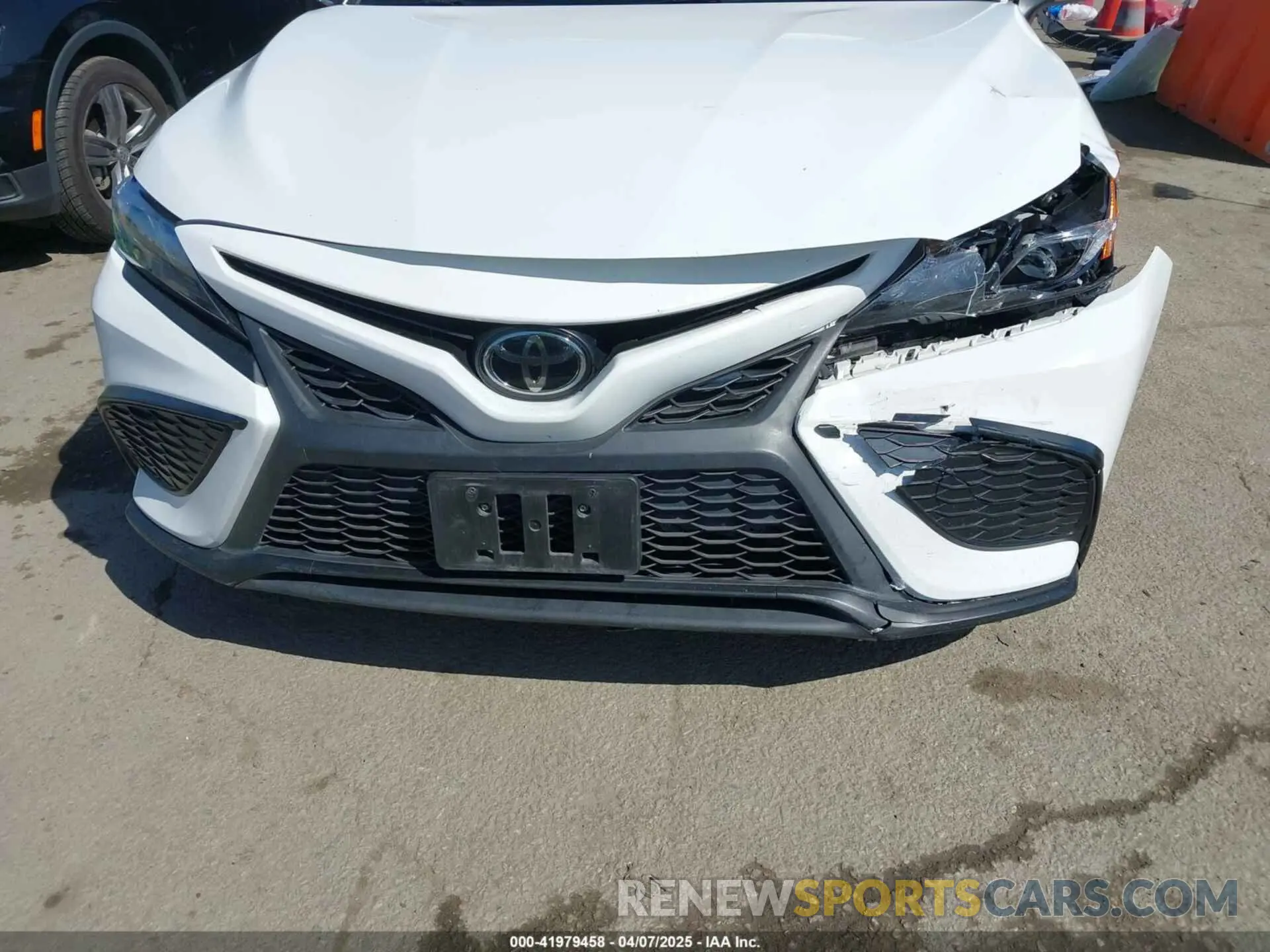 6 Photograph of a damaged car 4T1G11AK2NU068409 TOYOTA CAMRY 2022