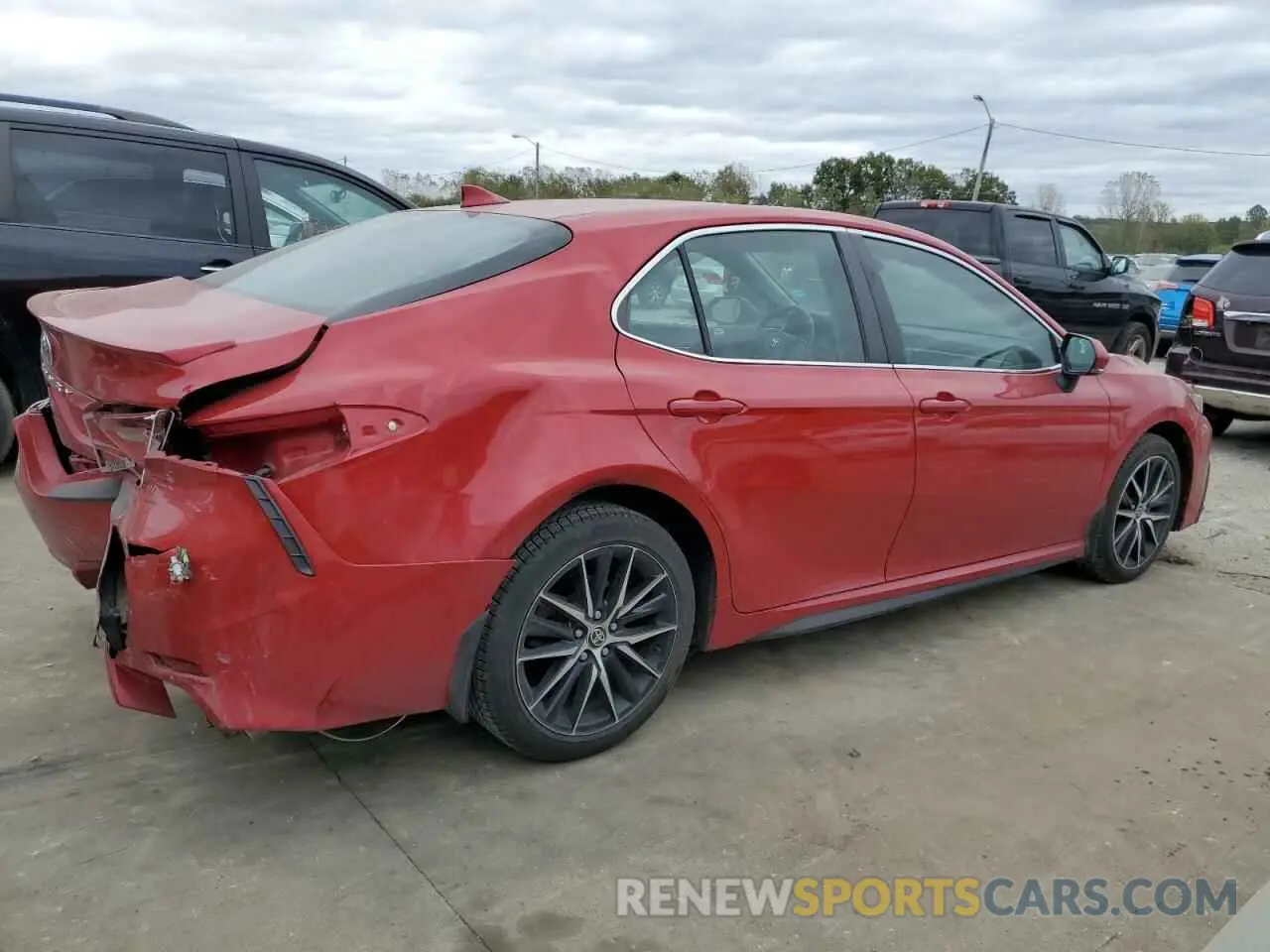 3 Photograph of a damaged car 4T1G11AK2NU070290 TOYOTA CAMRY 2022