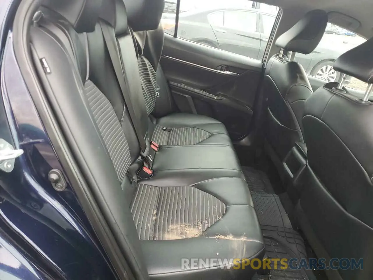 11 Photograph of a damaged car 4T1G11AK2NU622015 TOYOTA CAMRY 2022
